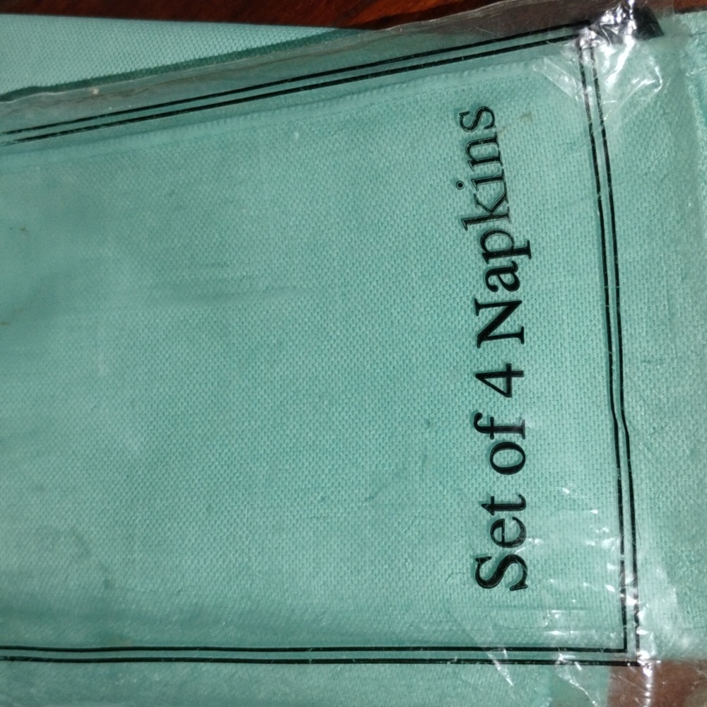 ⚜️ VINTAGE BEAUTIES Set of FOUR SEAMIST GREEN NAPKINS Cloth DEADSTOCK EVC